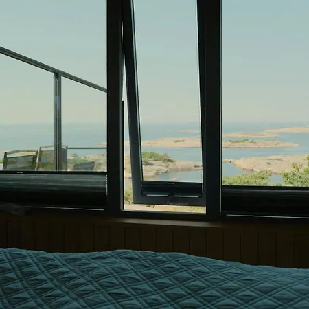 Seaside With Unique Outdoor Areas Semesterbostad