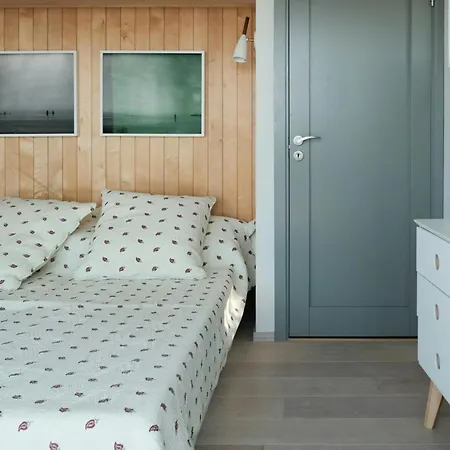 Seaside With Unique Outdoor Areas * Gressvik