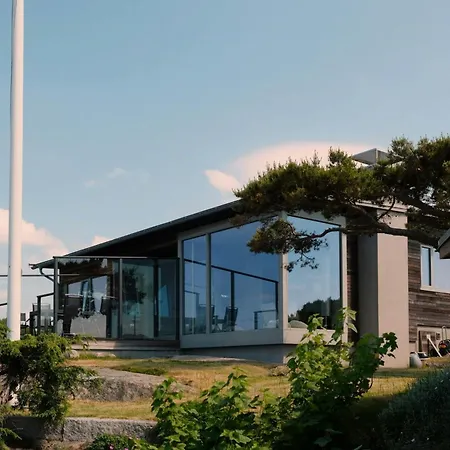 Seaside With Unique Outdoor Areas *